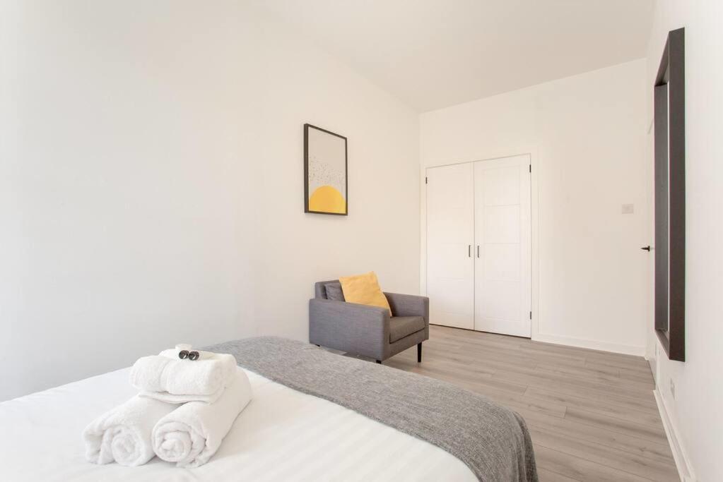 Modern & Bright 1 Bed For 4 Close To City Centre! Edimburgo Exterior foto