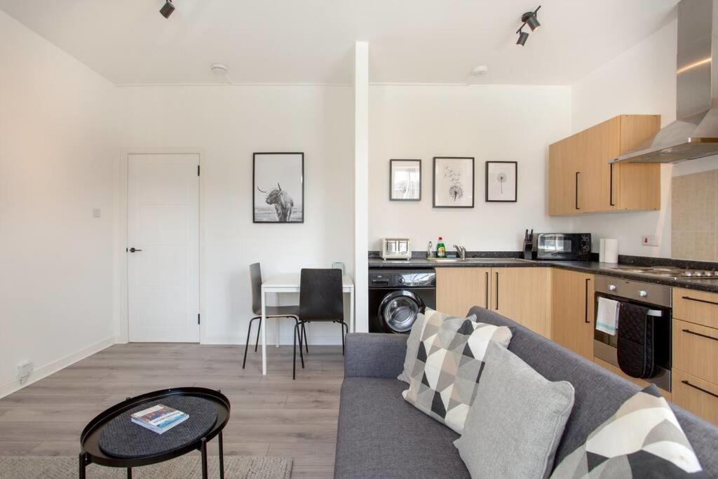 Modern & Bright 1 Bed For 4 Close To City Centre! Edimburgo Exterior foto