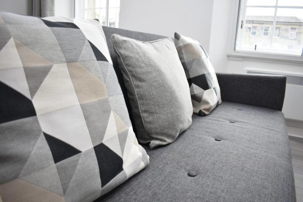 Modern & Bright 1 Bed For 4 Close To City Centre! Edimburgo Exterior foto